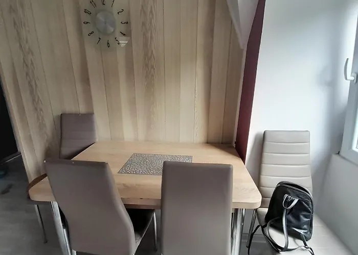 Nowoczesne Mieszkanie Blisko Natury I Sklepu Biedronka Apartman *